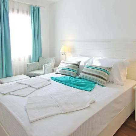 Hotel Poseidon Boutique And Yacht Club