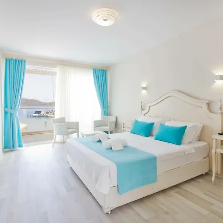 Poseidon Boutique And Yacht Club