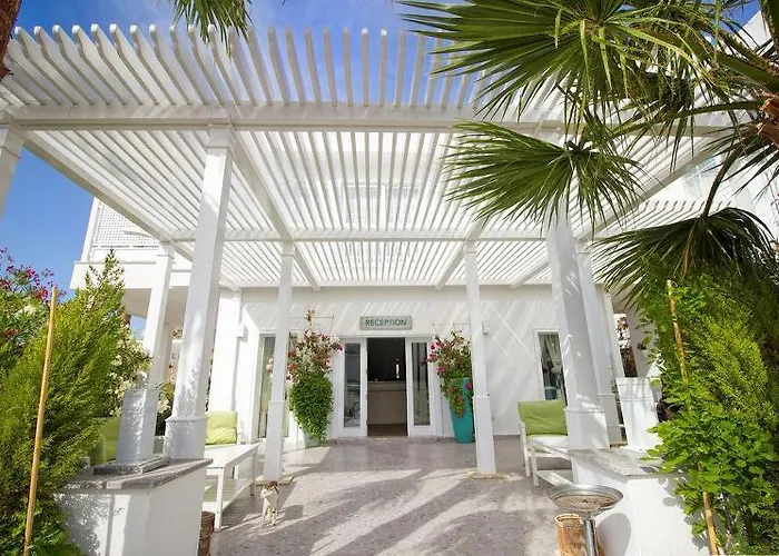 Poseidon Boutique And Yacht Club فندق السليمية