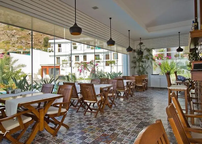 فندق Poseidon Boutique And Yacht Club السليمية