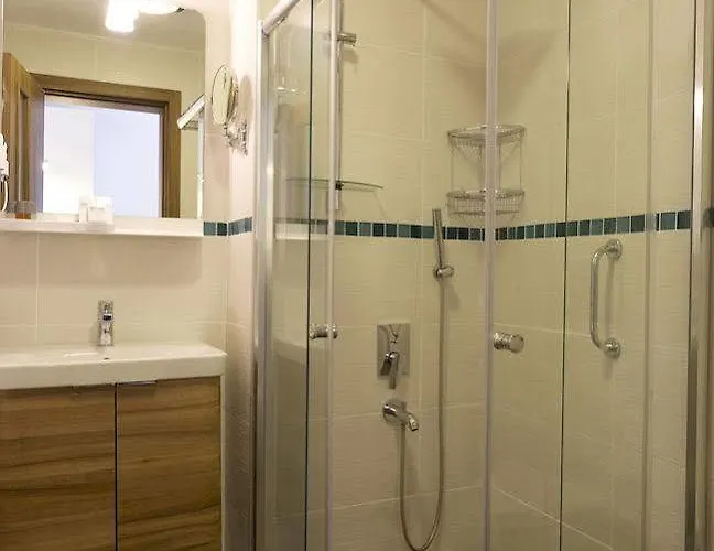 Poseidon Boutique And Yacht Club 4* السليمية