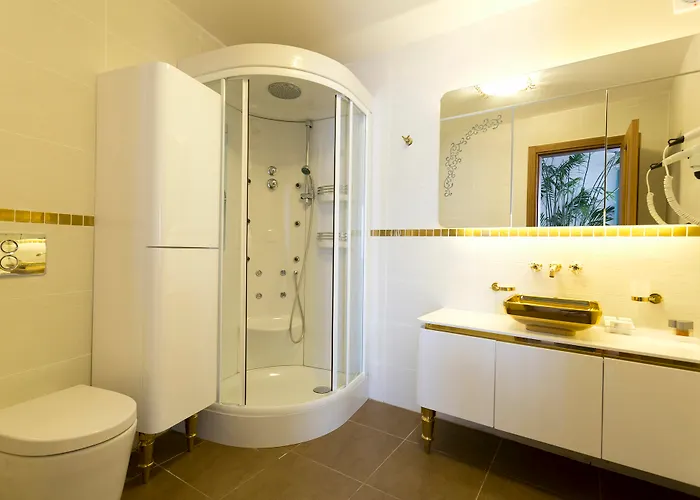 فندق Poseidon Boutique And Yacht Club السليمية