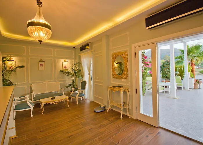 Poseidon Boutique And Yacht Club 4* السليمية