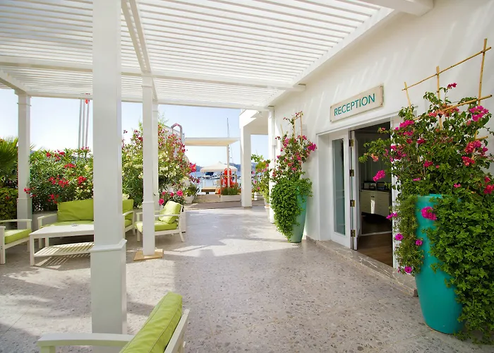 Poseidon Boutique And Yacht Club فندق السليمية