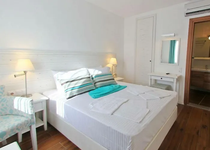 Poseidon Boutique And Yacht Club فندق