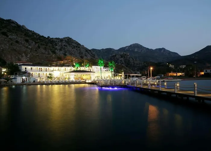 فندق Poseidon Boutique And Yacht Club السليمية