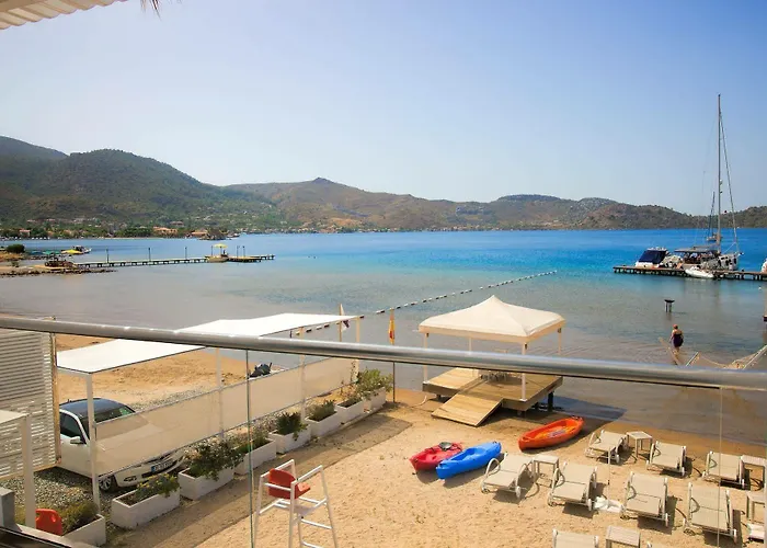 Poseidon Boutique And Yacht Club فندق