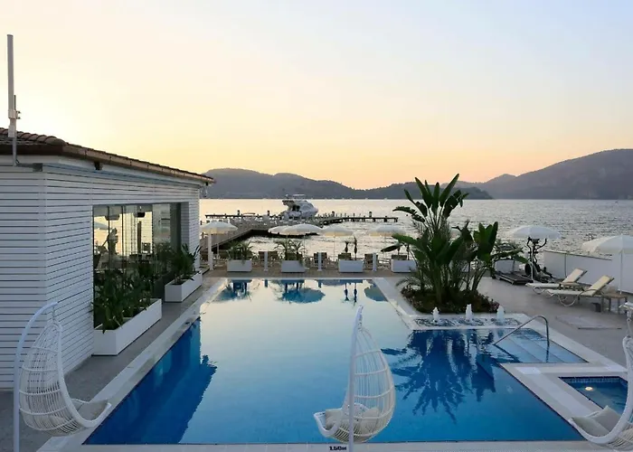 Poseidon Boutique And Yacht Club فندق 4*